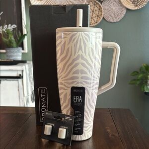 BruMate Era 40oz with straw covers in Zebra! New!